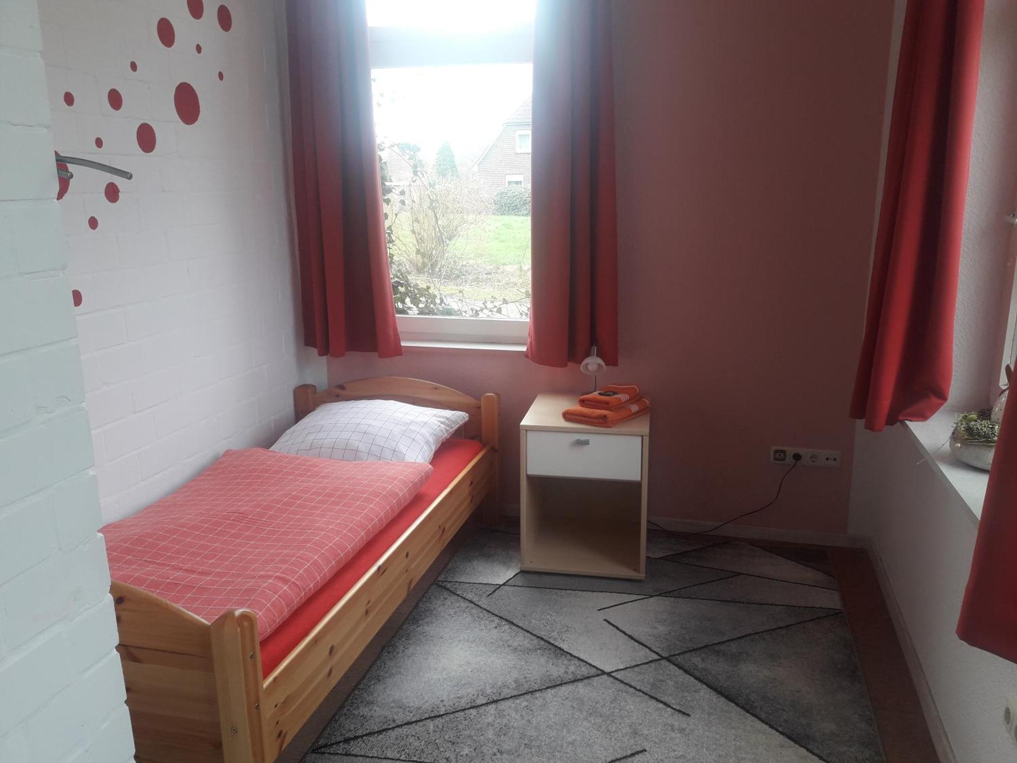 Das Haus Mit Der Roten Telefonzelle Apen Bagian luar foto