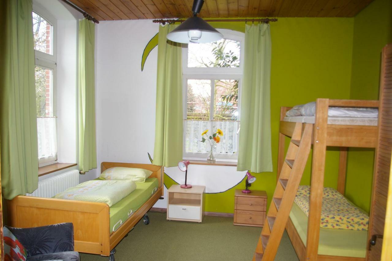 Das Haus Mit Der Roten Telefonzelle Apen Bagian luar foto